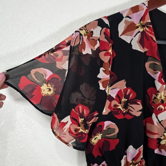 Madewell V Neck Tulip Sleeve Mini Dress in French Rose Black Red Floral Womens 8 - Picture 5 of 10